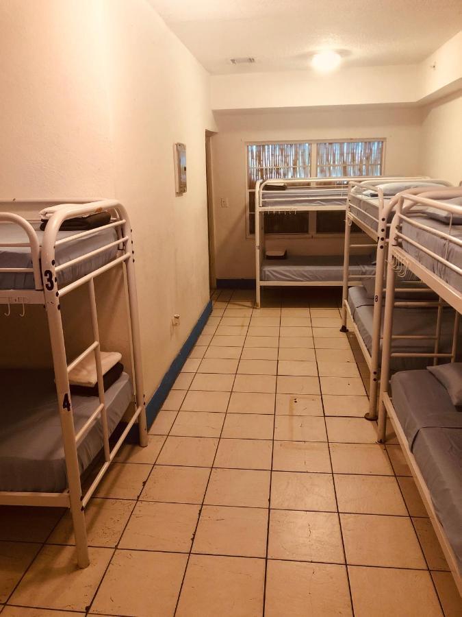 Miami Hostal *